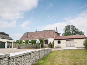 The Hen House - Uk38436
